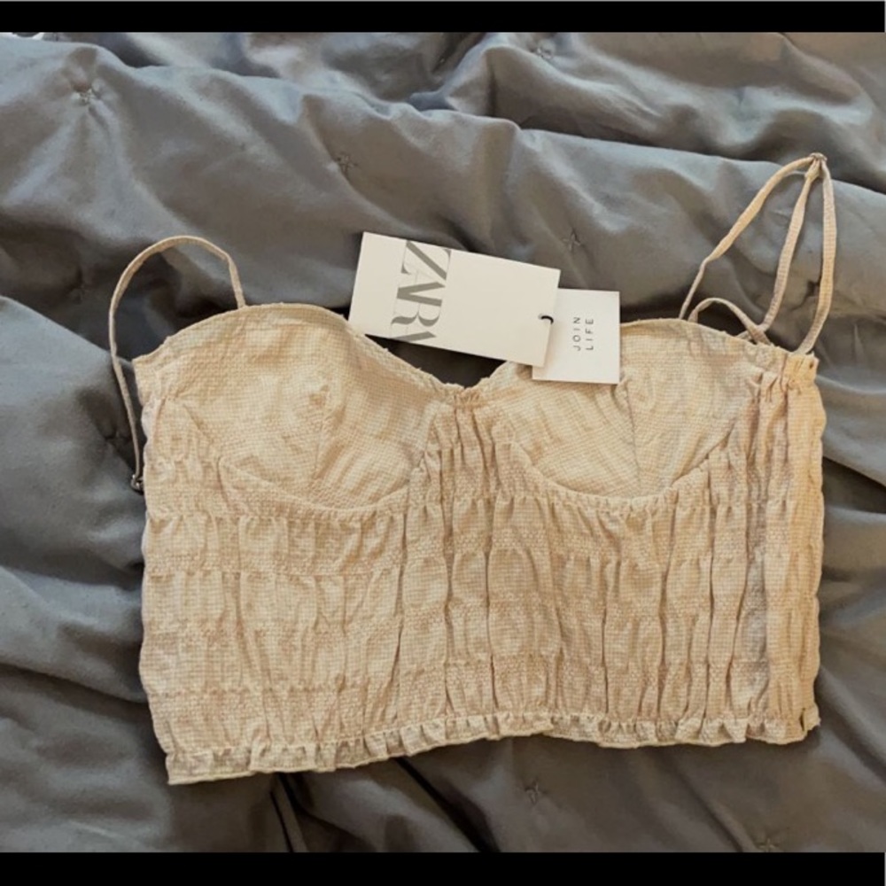 Super cute zara top!